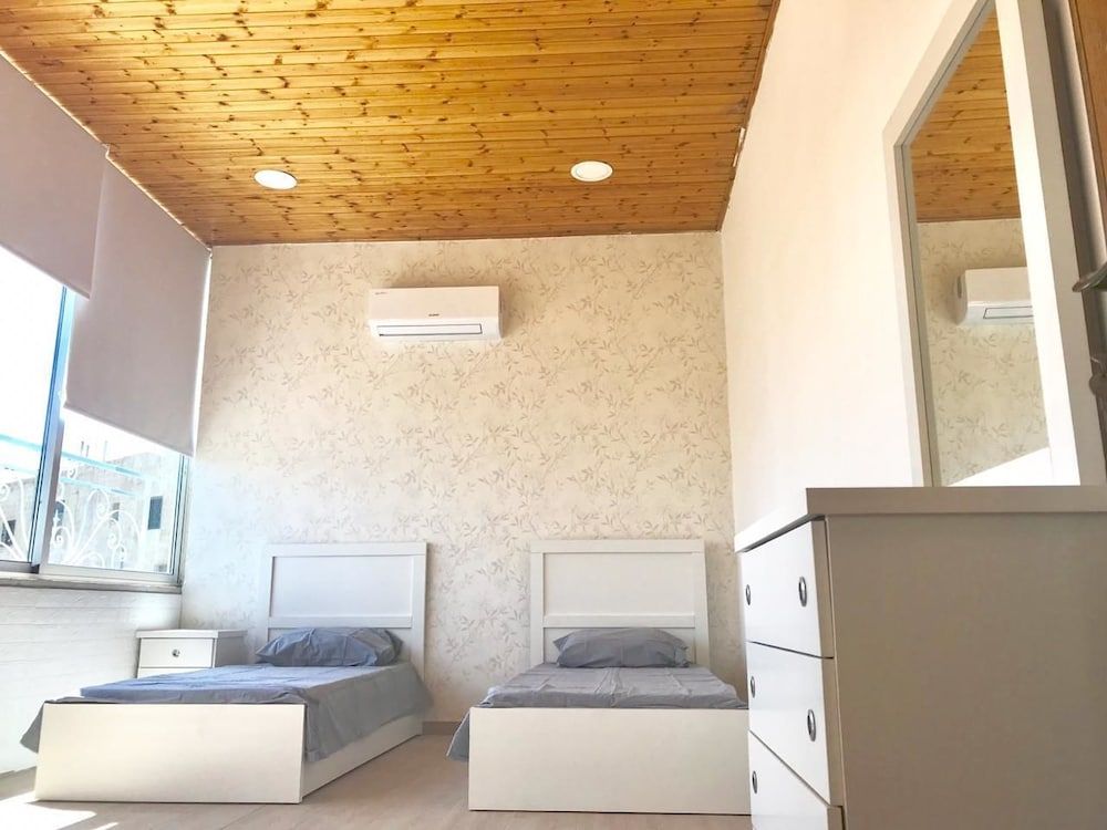 Marvelous Rooftop Deluxe Apartment 2