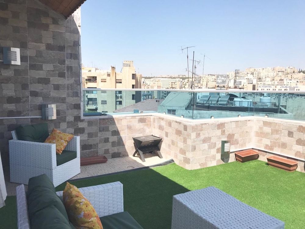 Marvelous Rooftop Deluxe Apartment 10