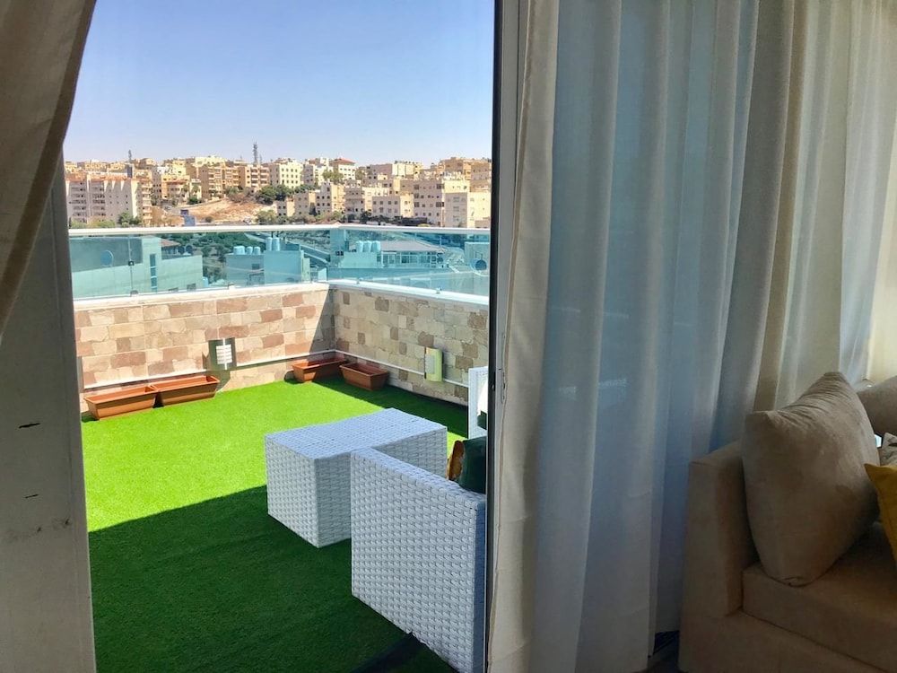 Marvelous Rooftop Deluxe Apartment 12