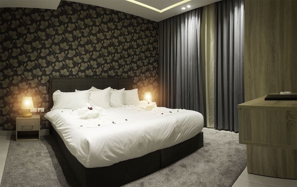 undefined Sahara Gulf Hotel and Apartments 6