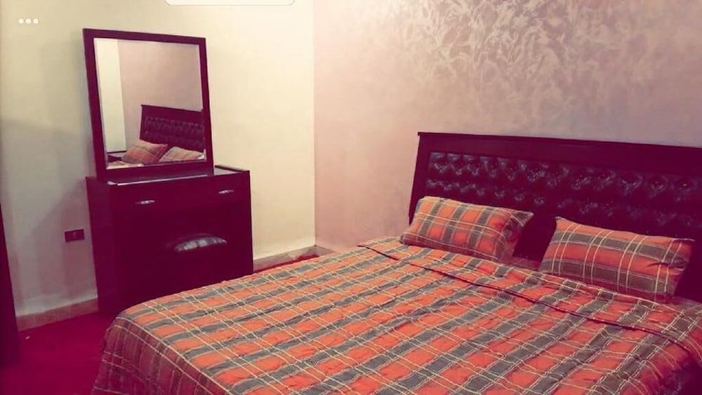 Room, 2 Bedrooms
