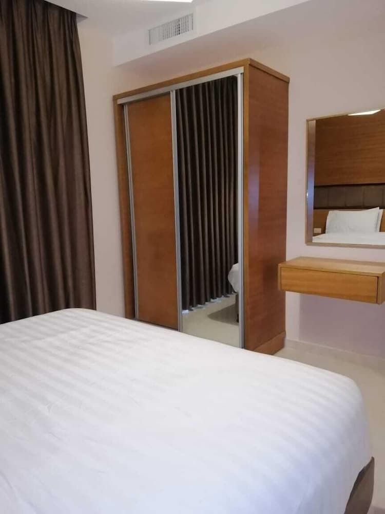 undefined Big Ben Hotel Suites 6