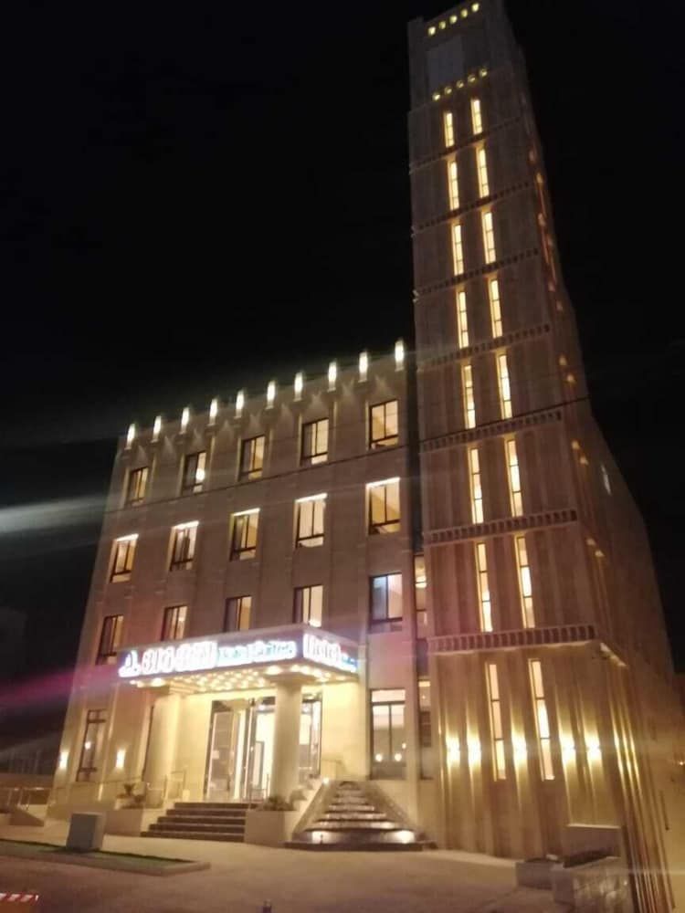 undefined Big Ben Hotel Suites 3