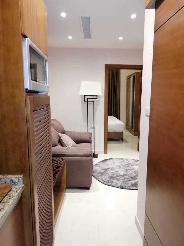 undefined Big Ben Hotel Suites 10