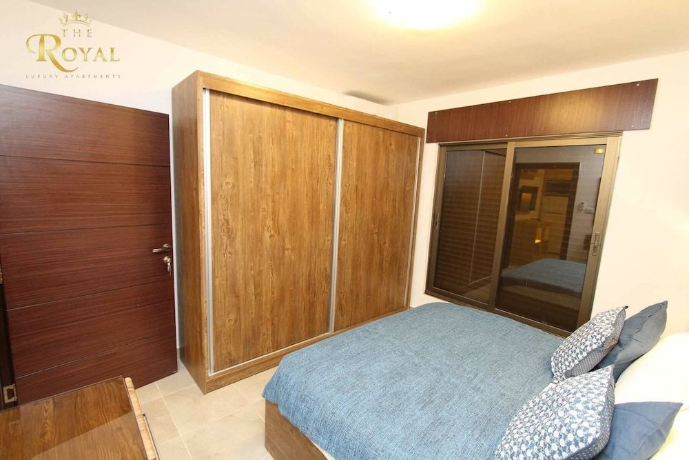 undefined The Royal Luxury Superior King 6