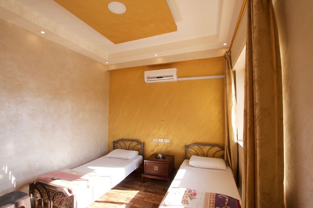 undefined Shurooq Shams Hotel & Tours By Sunrise 2