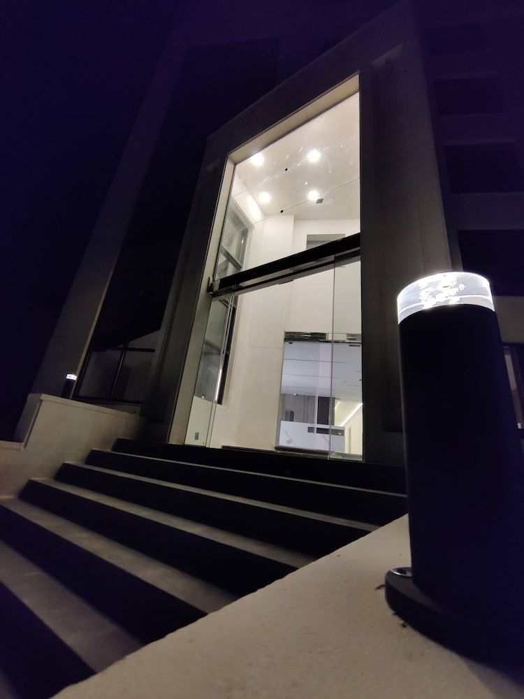 undefined Luxury Room 44 m Near Downtown and all Services 2