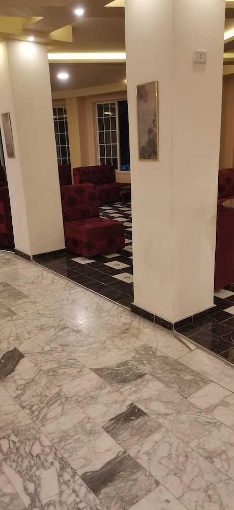 undefined al monzer 8