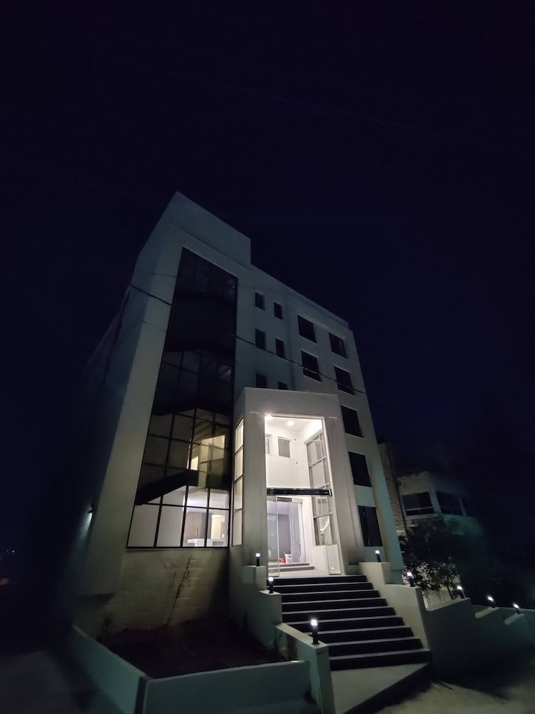 undefined 45m Luxury Room Royal View Near all Services 6