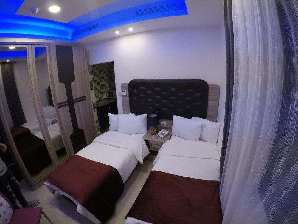 Virginia Hotel Suites Basic Studio 5