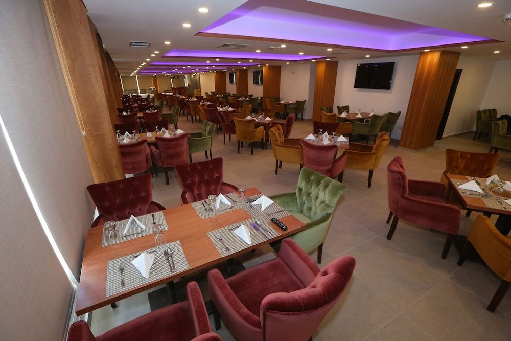 undefined Hotel Name Samawer by Wynndham Amman Hotel 7