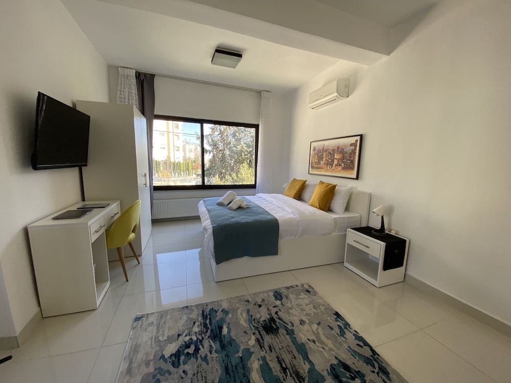 Lemon Tree Residence Basic Double Room 2