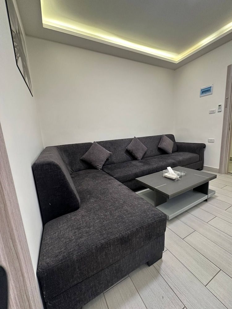 Luxury Room Near Downtown Apartment, 1 Bedroom, Accessible, Smoking 11