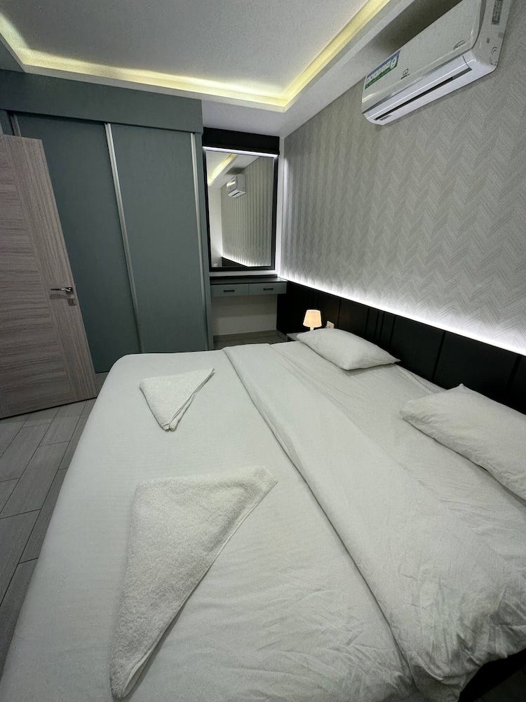 undefined Luxury Room Near Downtown 4