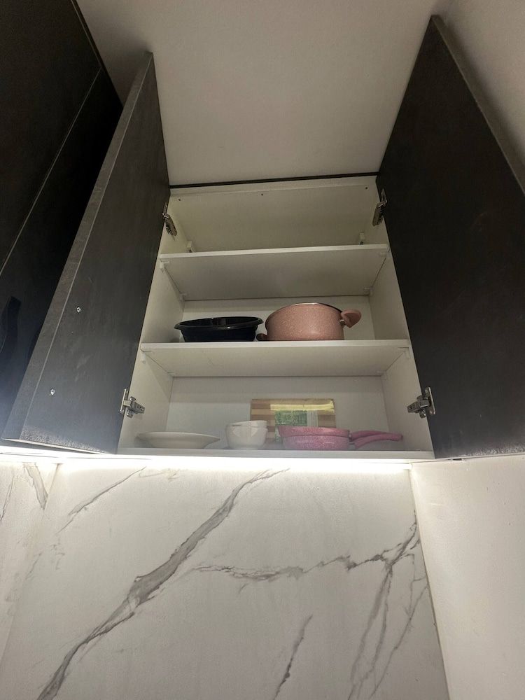 Luxury Room Near Downtown Apartment, 1 Bedroom, Accessible, Smoking 20