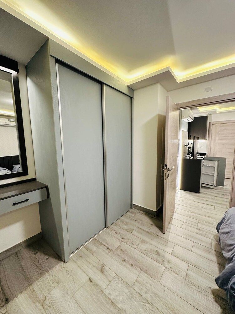 Privet Near Downtown Kh&sh Apartment, 1 Bedroom, Accessible, City View 11