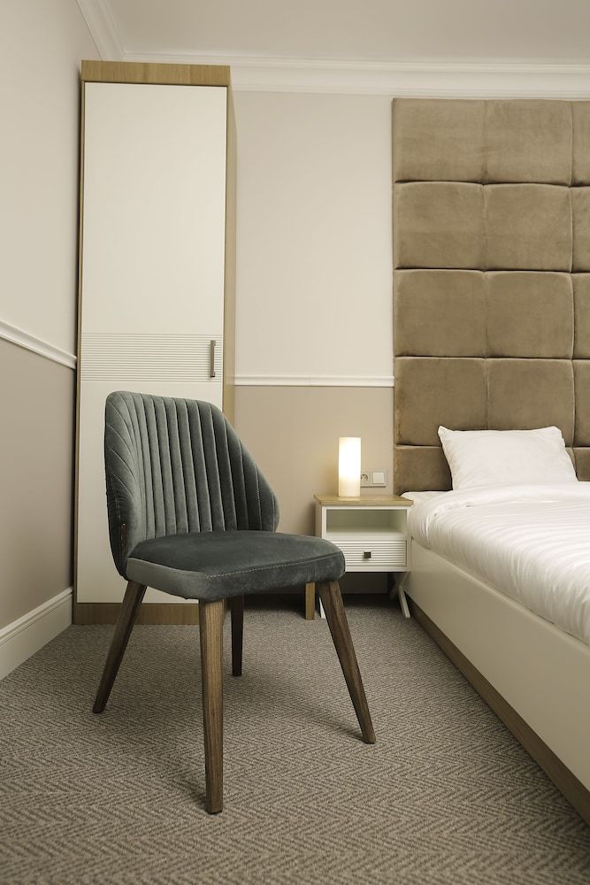 Mountain View Comfort Room 4