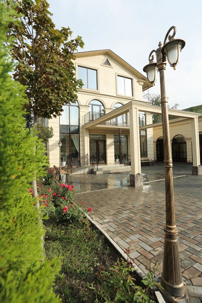 undefined Mountain View 7