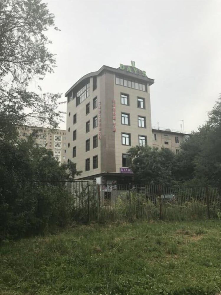 undefined 7 days hotel 3