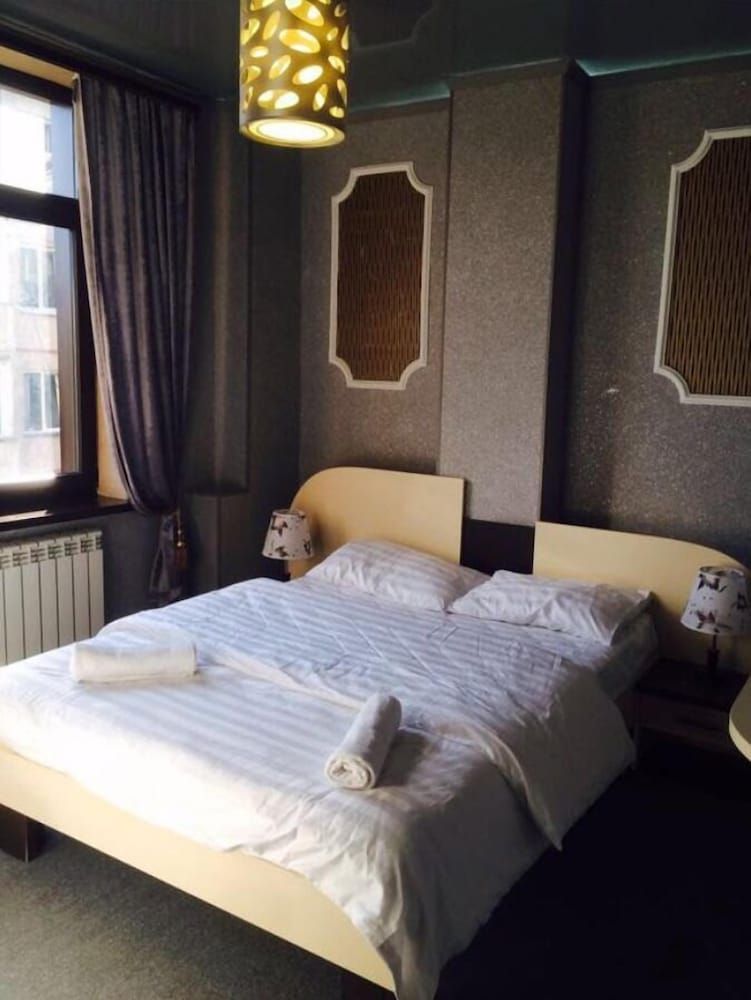 undefined 7 days hotel 9