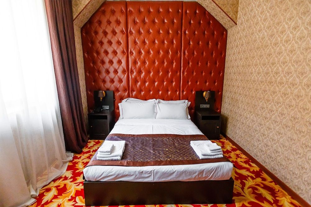 Grand Opera Hotel Standard Room, 1 King Bed 2