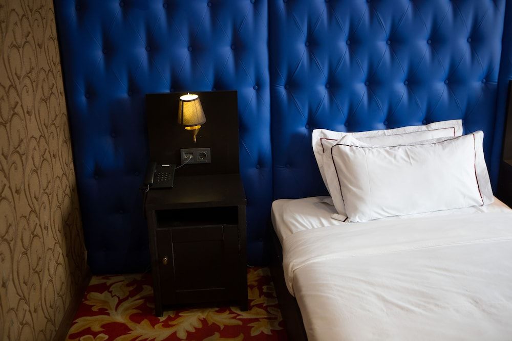 Grand Opera Hotel Standard Twin Room 4