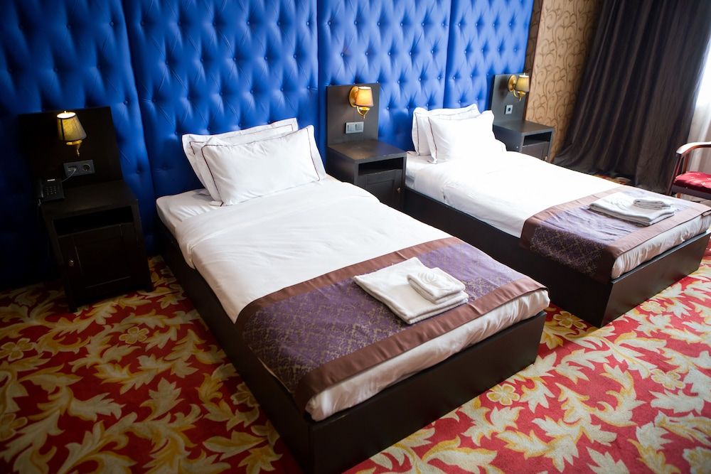 Grand Opera Hotel Standard Twin Room 3