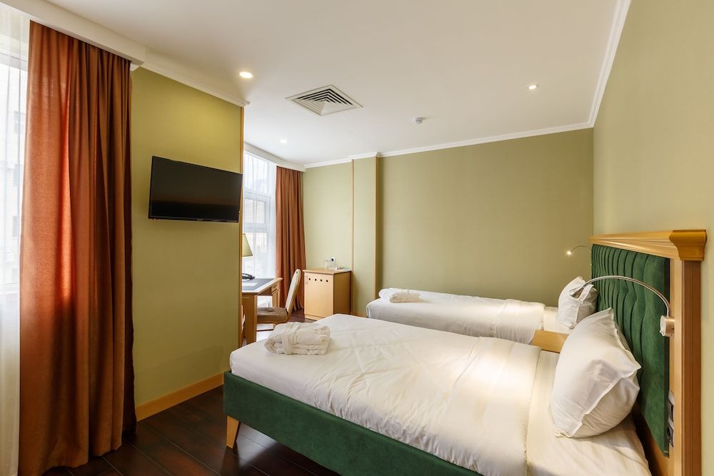 Shera Park Classic Twin Room 25