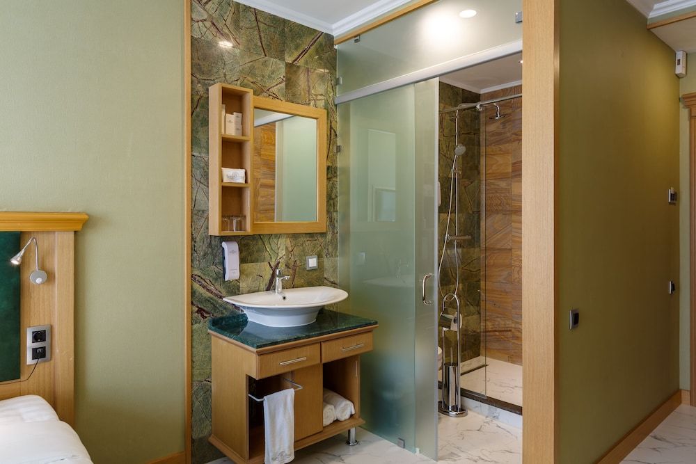 Shera Park Classic Twin Room 45