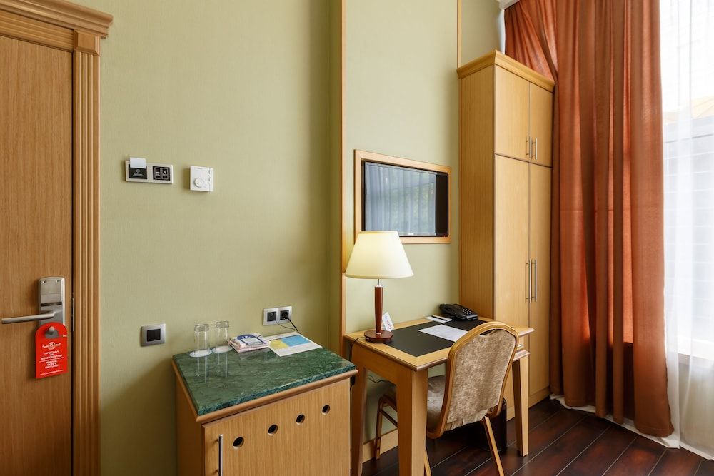 Shera Park Classic Twin Room 53