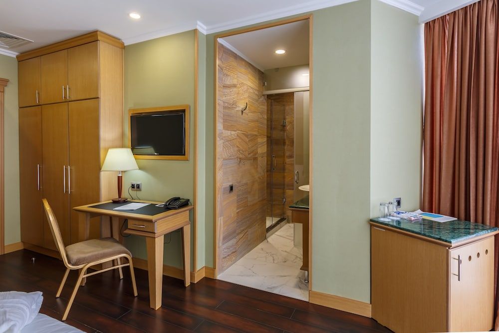 Shera Park Classic Twin Room 55