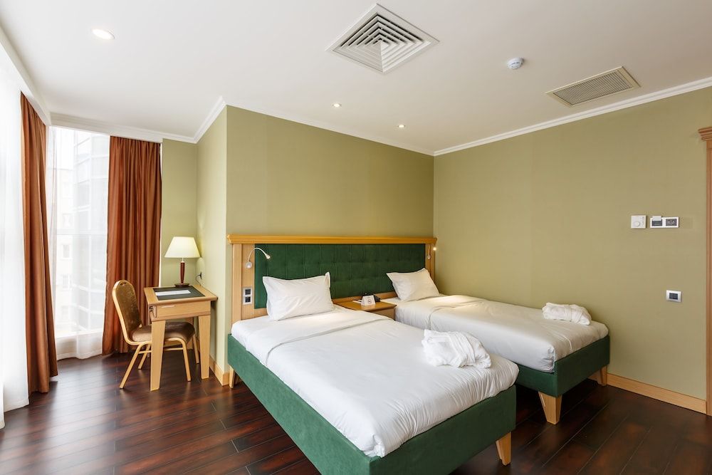 Shera Park Classic Twin Room 27