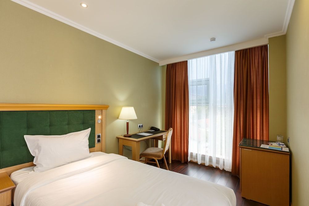 Shera Park Classic Twin Room 29