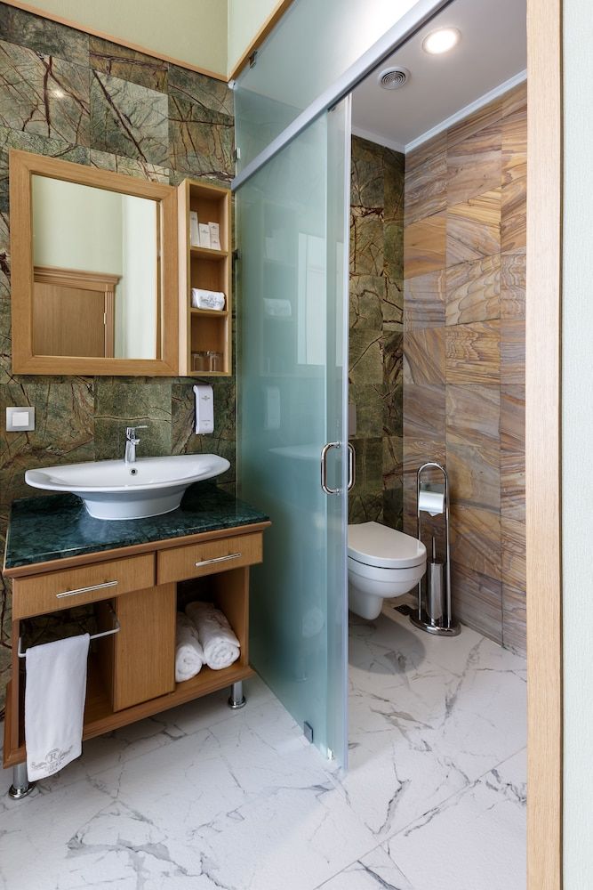 Shera Park Classic Twin Room 35