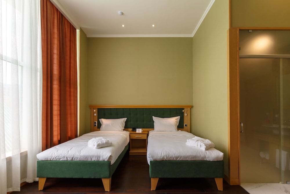 Shera Park Classic Twin Room 8