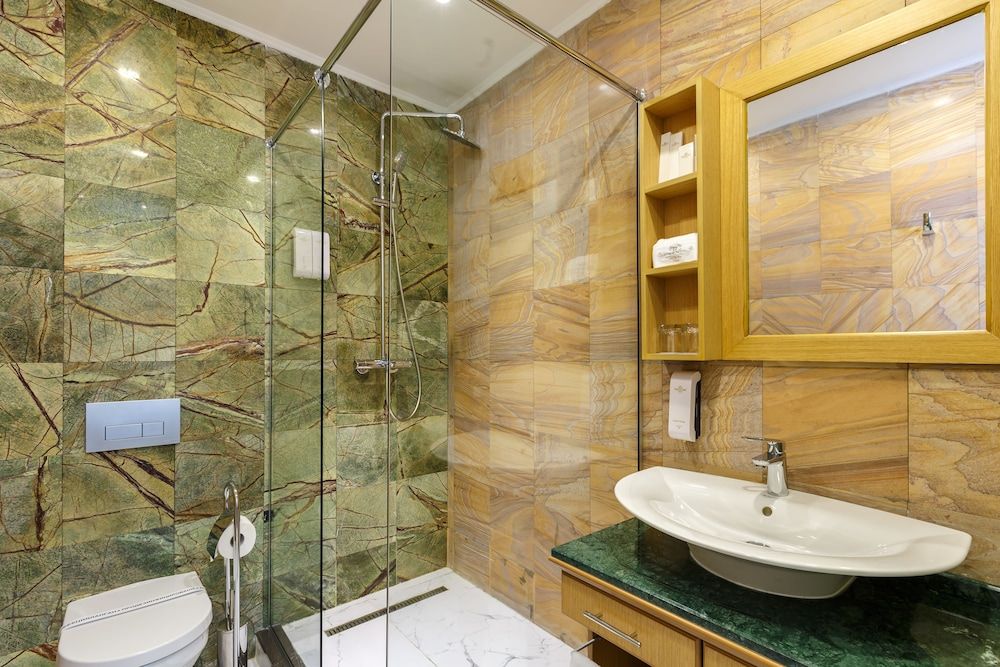 Shera Park Classic Twin Room 36