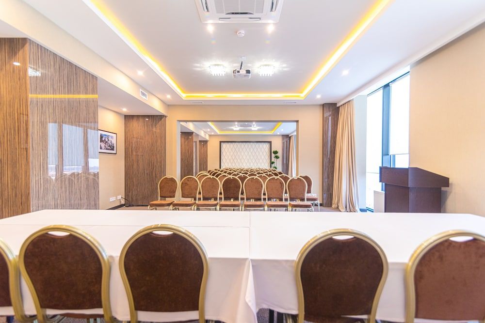 undefined Resident City Hotel 8