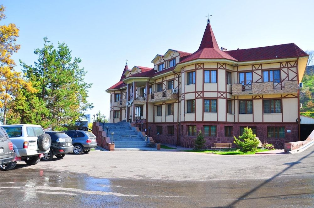 undefined Alpen Ville Hotel 8