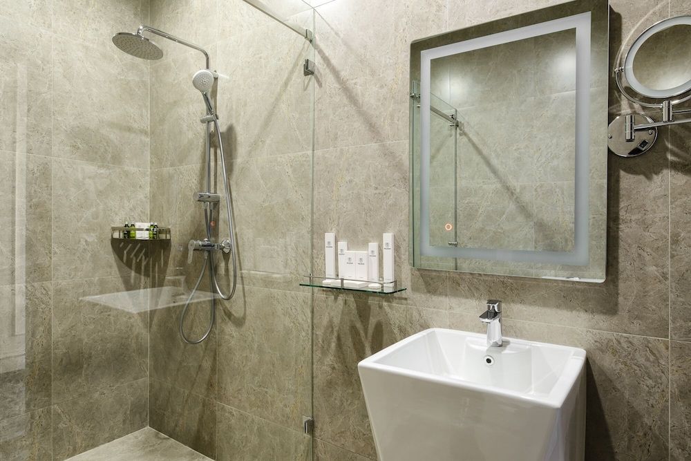 Grand Mildom Hotel Deluxe Double or Twin Room 6