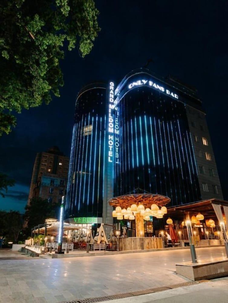 undefined Grand Mildom Hotel 7