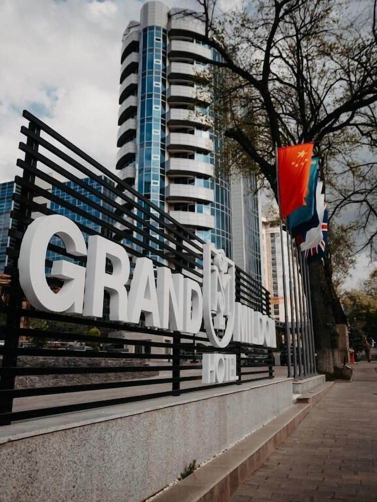 undefined Grand Mildom Hotel 4