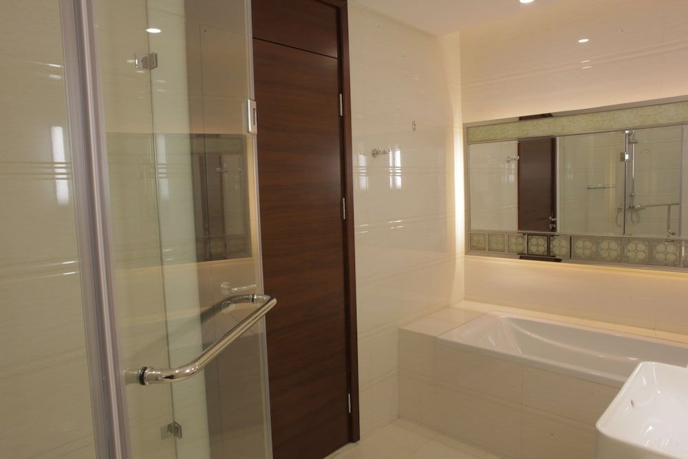 Soluxe Hotel Almaty Comfort Double Room, Courtyard View 7