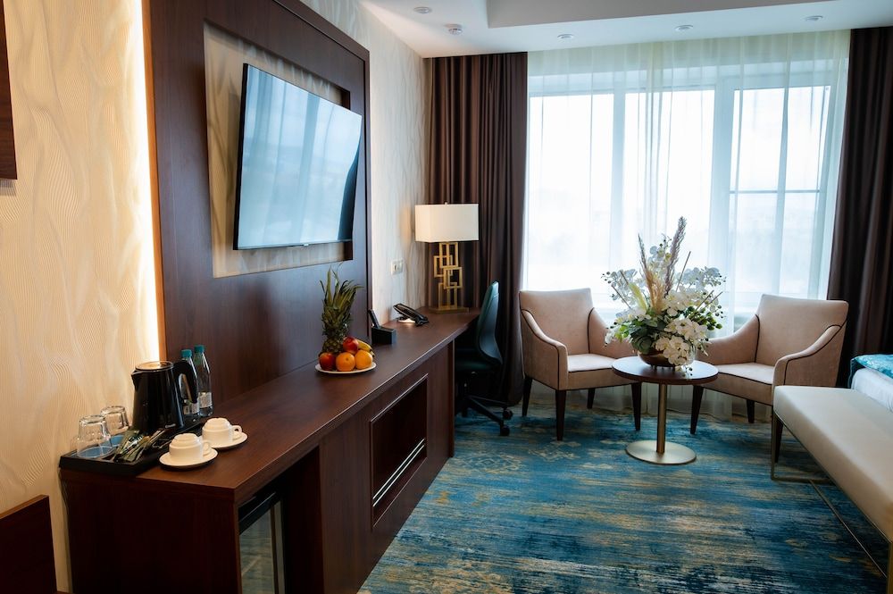 Best Western Plus Oskemen Premier Room, 2 Twin Beds, Non Smoking 9