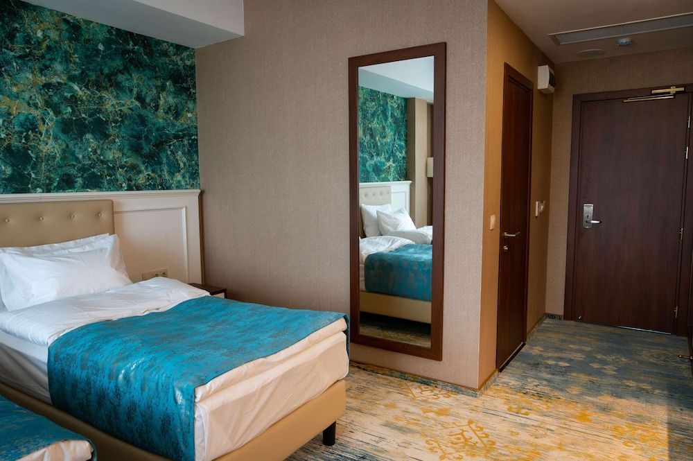 Best Western Plus Oskemen Premier Room, 2 Twin Beds, Non Smoking 5