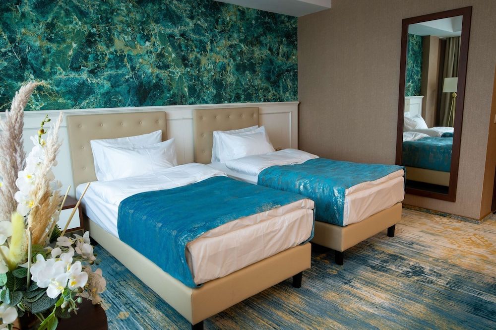 Best Western Plus Oskemen Premier Room, 2 Twin Beds, Non Smoking 4