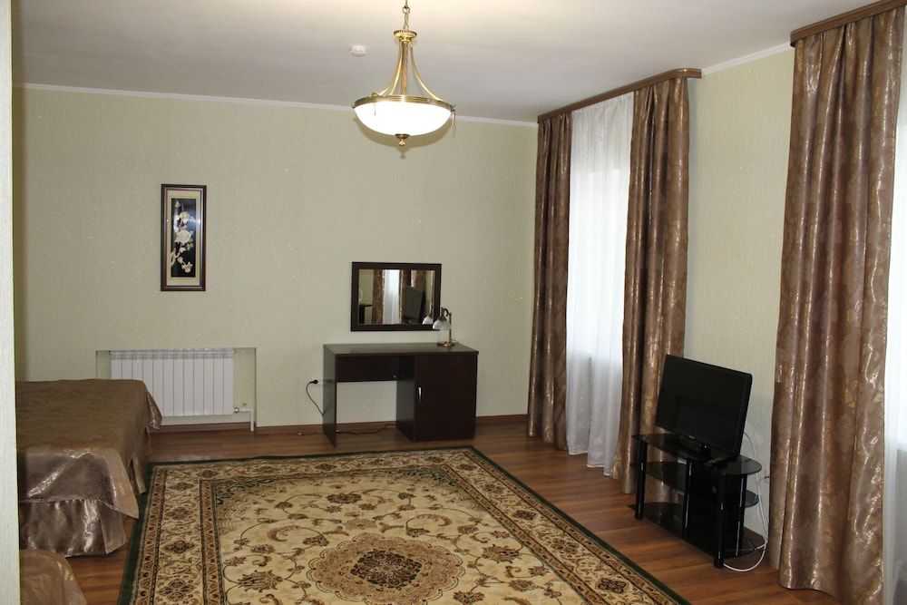 Sultan Beibarys Hotel Comfort Triple Room