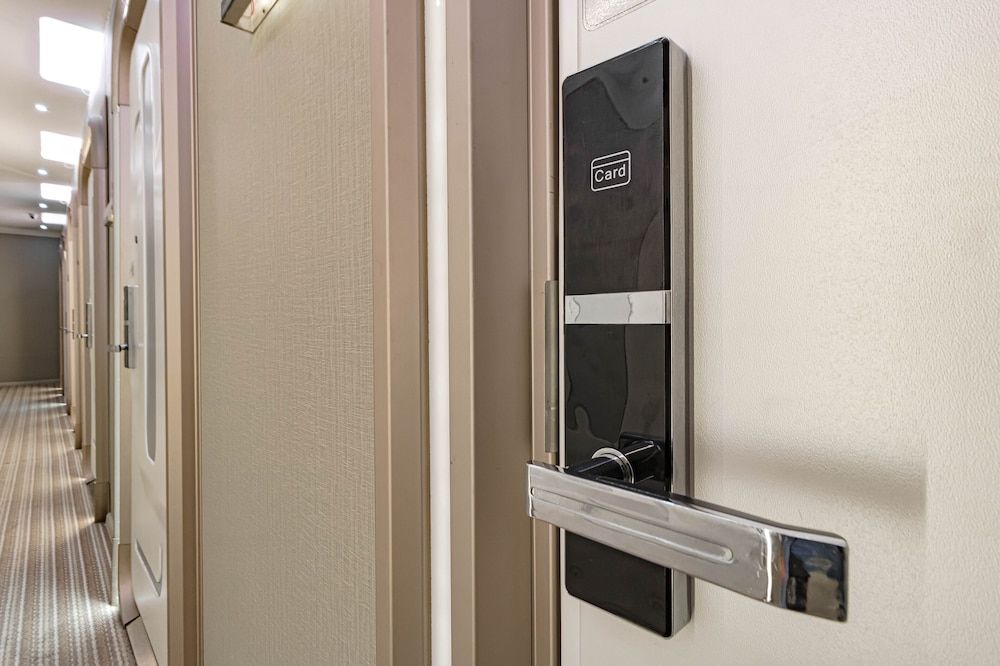 CAPS LOCK Future Hotel Deluxe Double Room 9