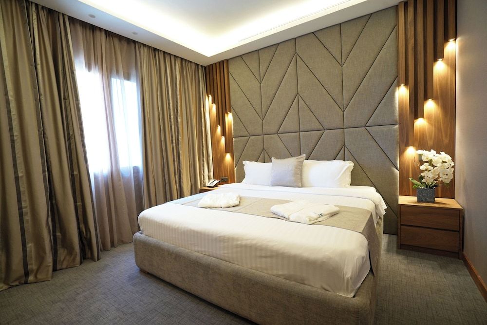 Heaven Prestige Hotel Executive Suite 5