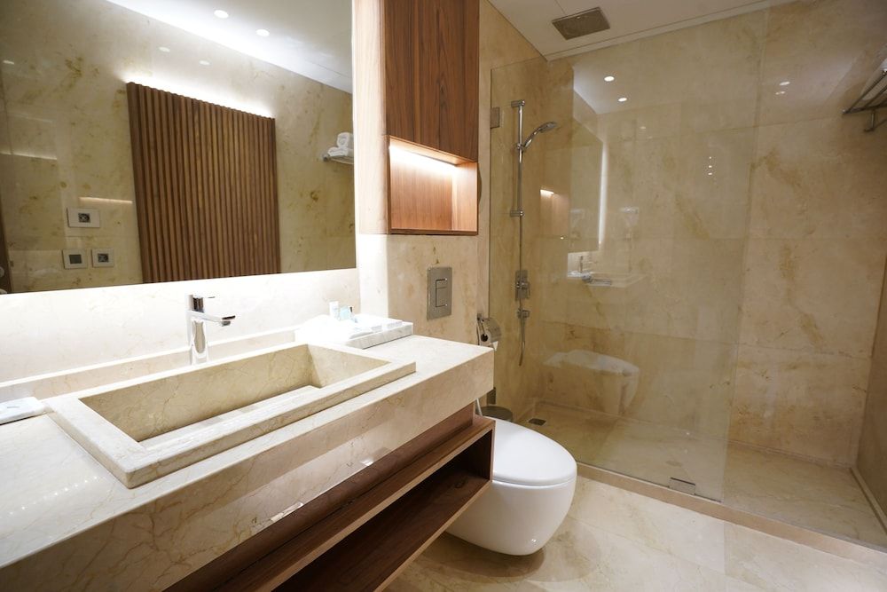 Heaven Prestige Hotel Executive Suite 9