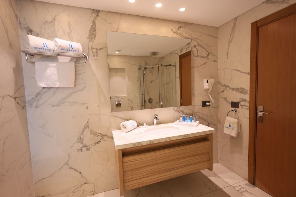 Heaven Prestige Hotel Premium Suite 7